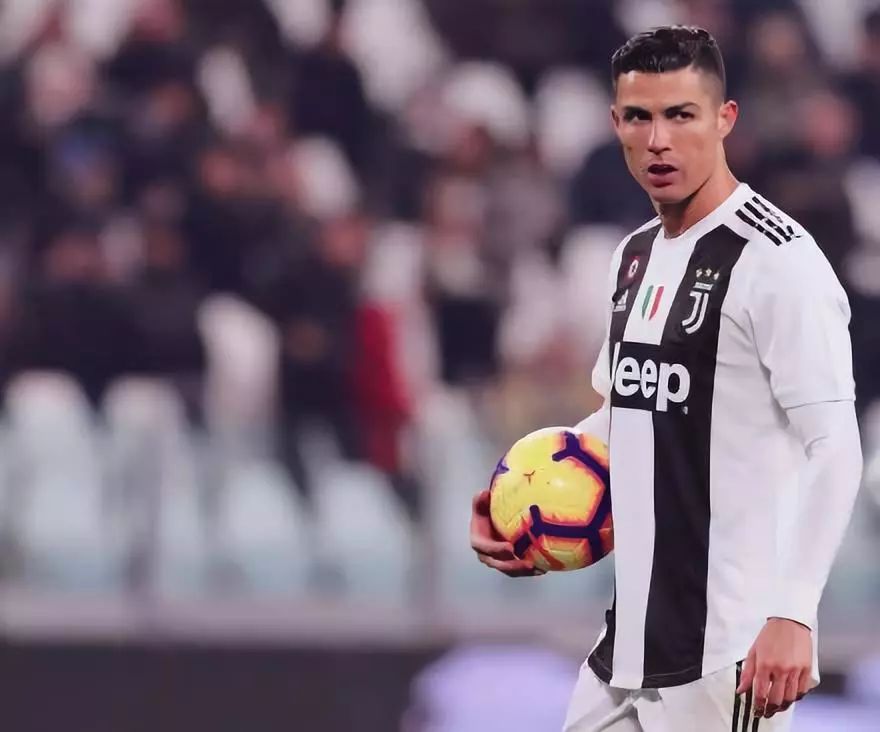 足球装备的科技革新解析