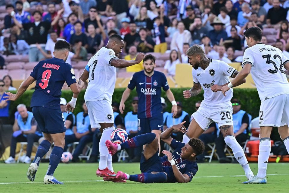 魔术生涯最强一战！贝恩狂轰37+8创新高，带队4连胜出线