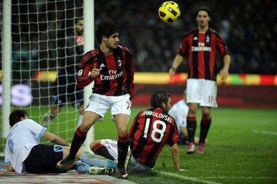 完胜河南队，北京国安第5次登顶足协杯：击败渴望创造历史的黑马，球队期望一扫阴霾