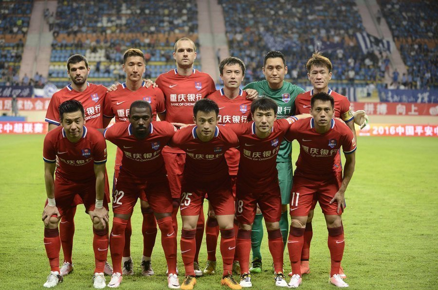 埃泽英格兰队生涯前3进球均为替补打进，为凯恩后第二人