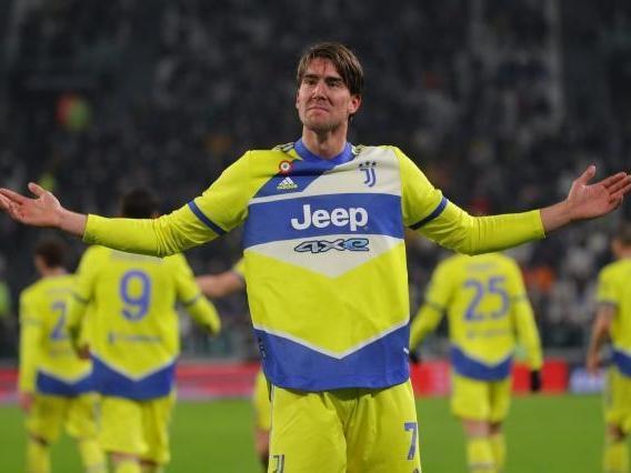 杨瀚森出战35分09秒，14中7砍下20分7板7助2断2帽